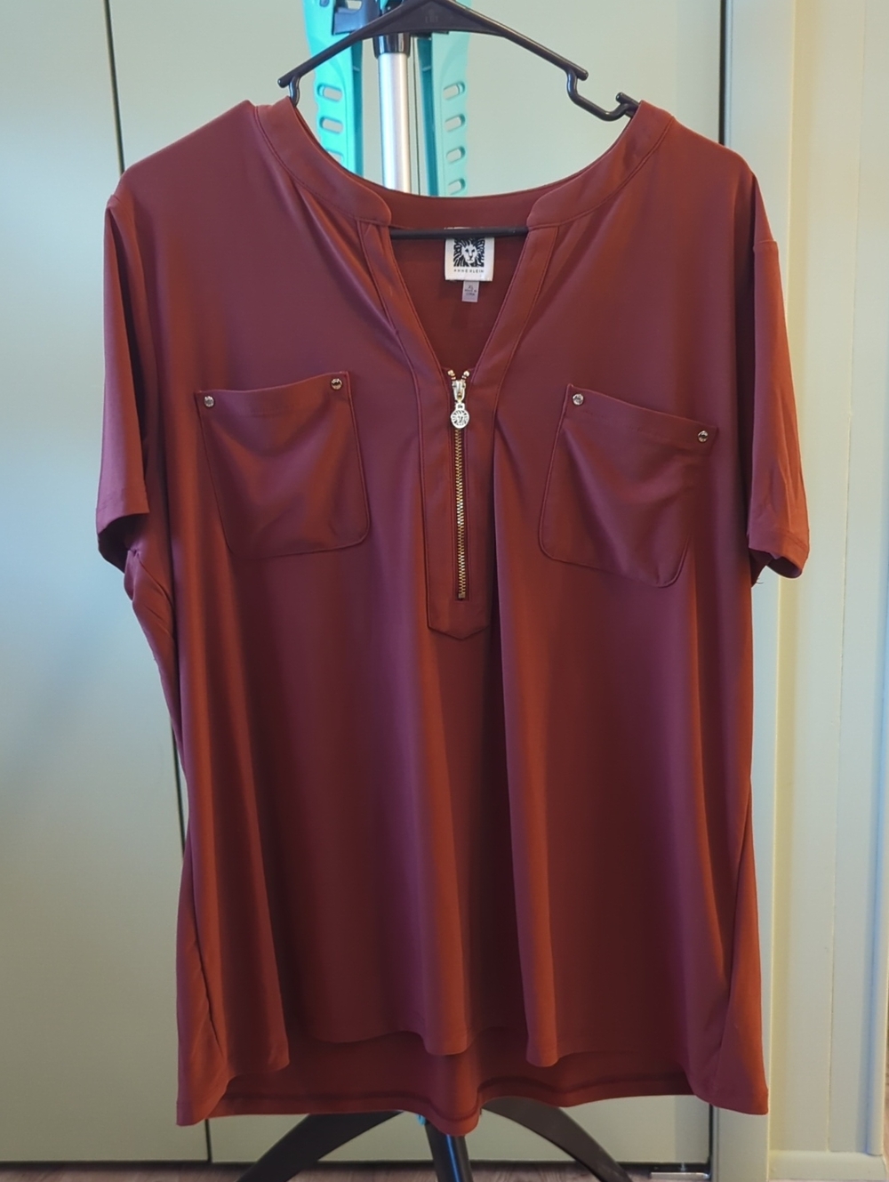 Anne Klein Burgundy Short Sleeve Zip-Front Top